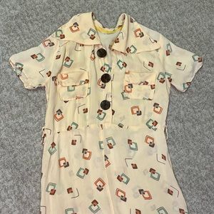 Vintage 1930s or 1940s day dress with decorative buttons S
